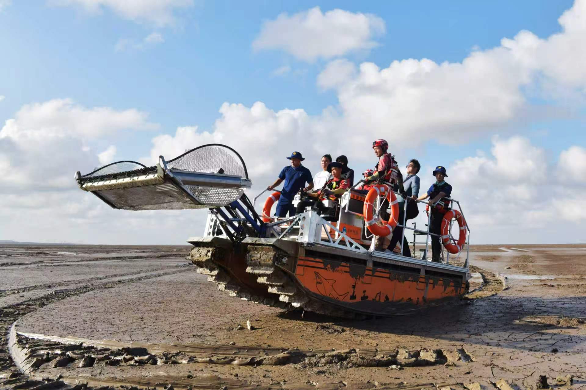 Strengthening Emergency Preparedness for Coastal Safety｜Our Company Participates in 2026 Pudong Mudflat Rescue Drill